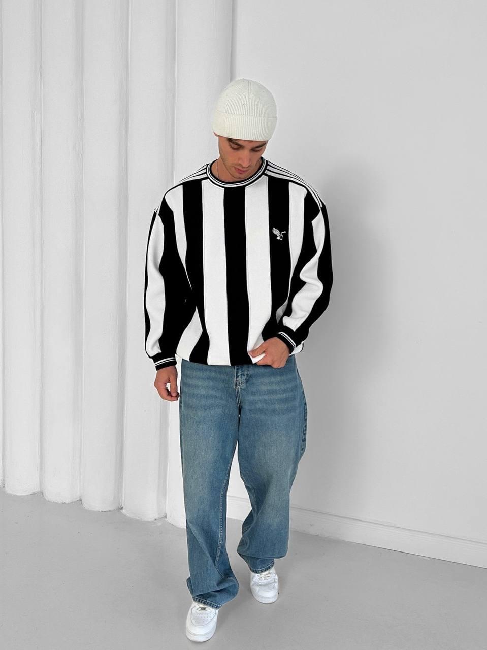 90s Vertical Stripe Crewneck Sweatshirt – Oversized Retro Blokecore Style.