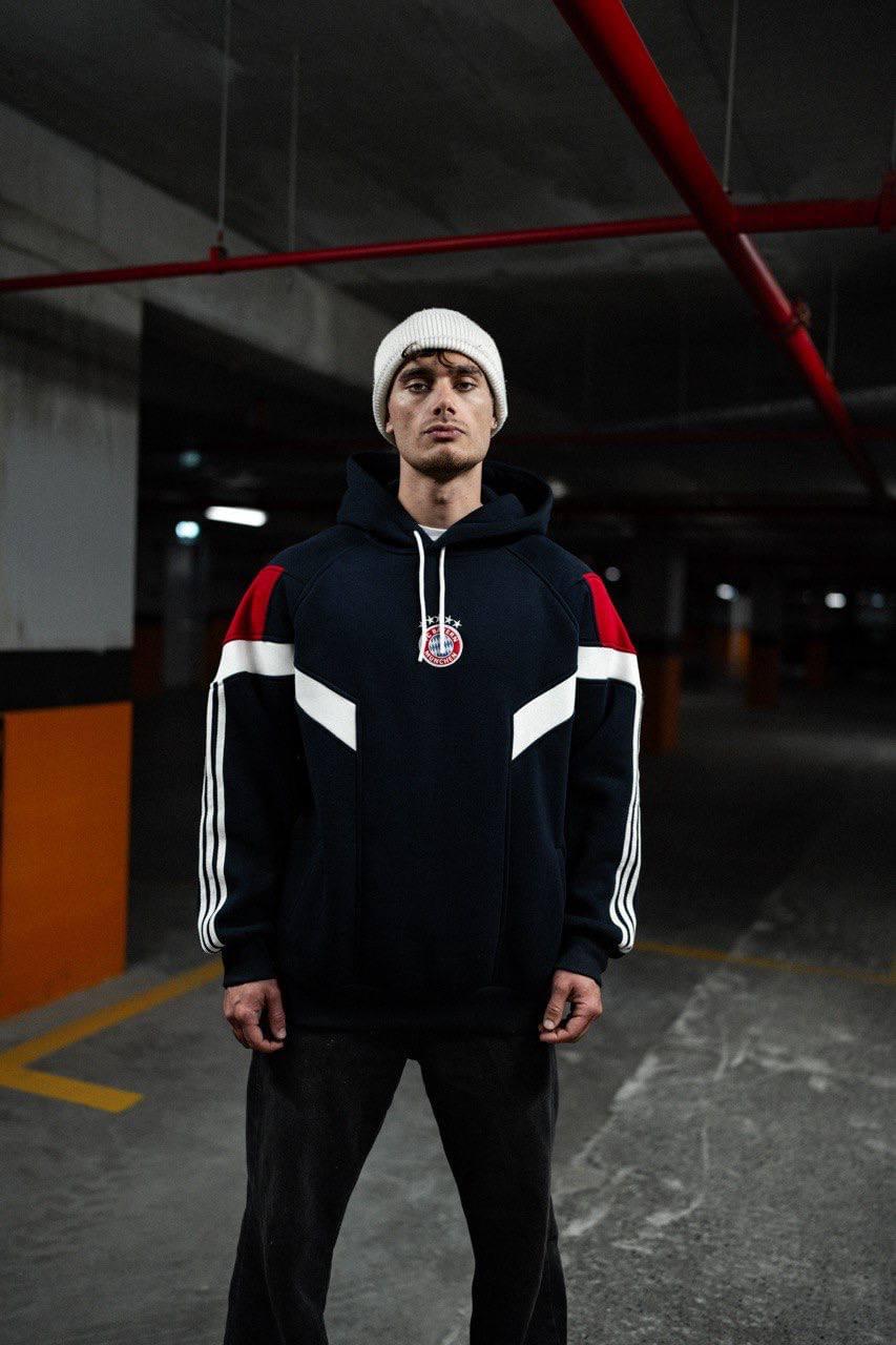 Bayern Munich Logo Hooded Oversized Sweatshirt - Stylish and Comfortable.