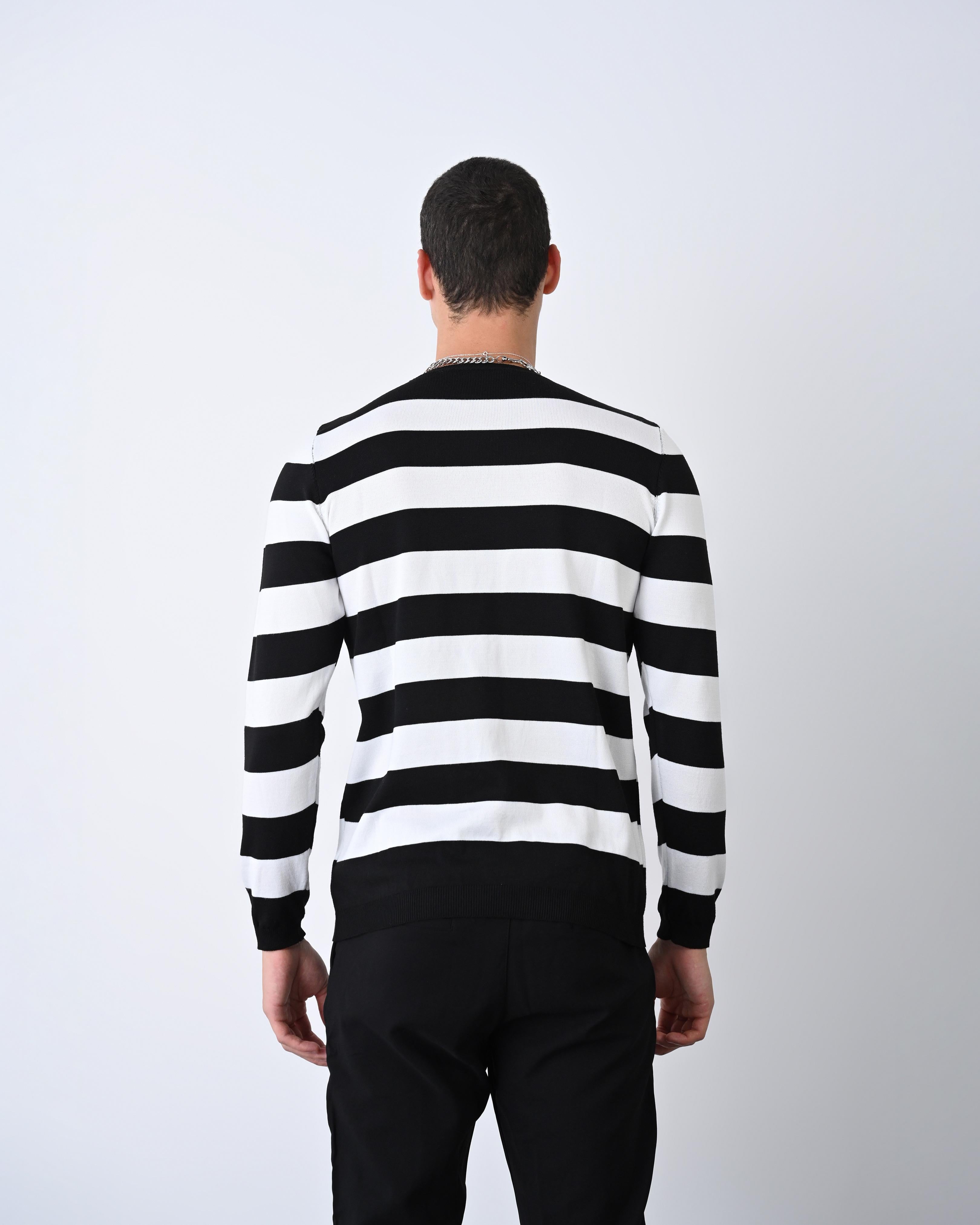 Casual Men's Knitwear with Dual-Tone Stripe Detail