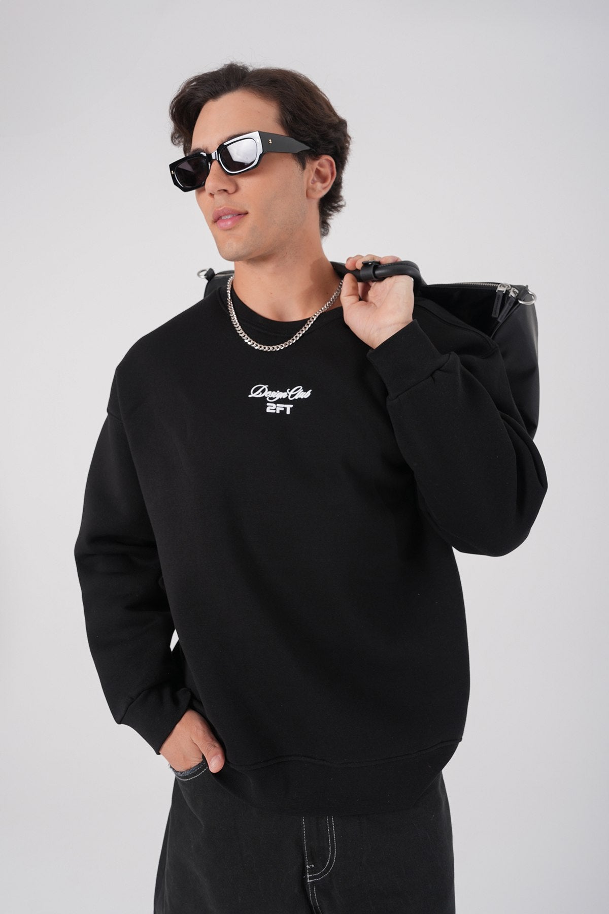 Design Club' Oversized Sweatshirt: The New Icon of Urban Style