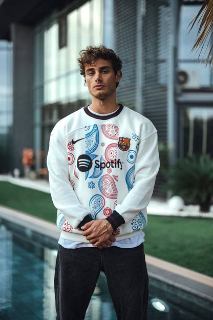 FC Barcelona Oversized Sweatshirt - Iconic Logo Casual Sportswear