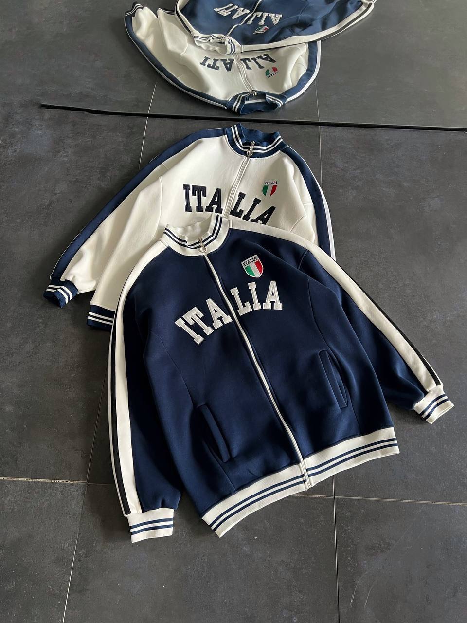 Italia Logo Oversized 3-Thread Fleece-Lined Compact Cardigan