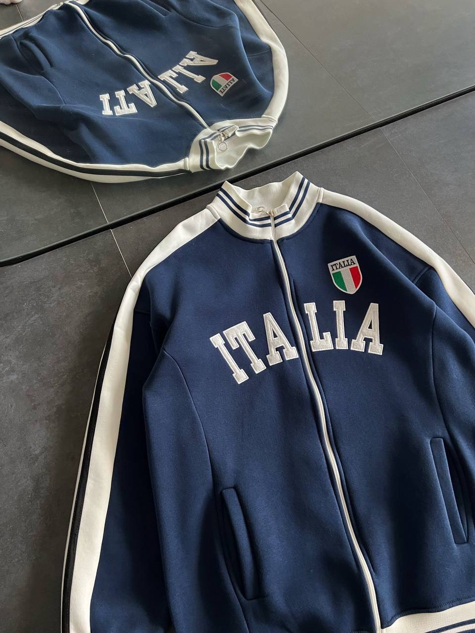 Italia Logo Oversized 3-Thread Fleece-Lined Compact Cardigan