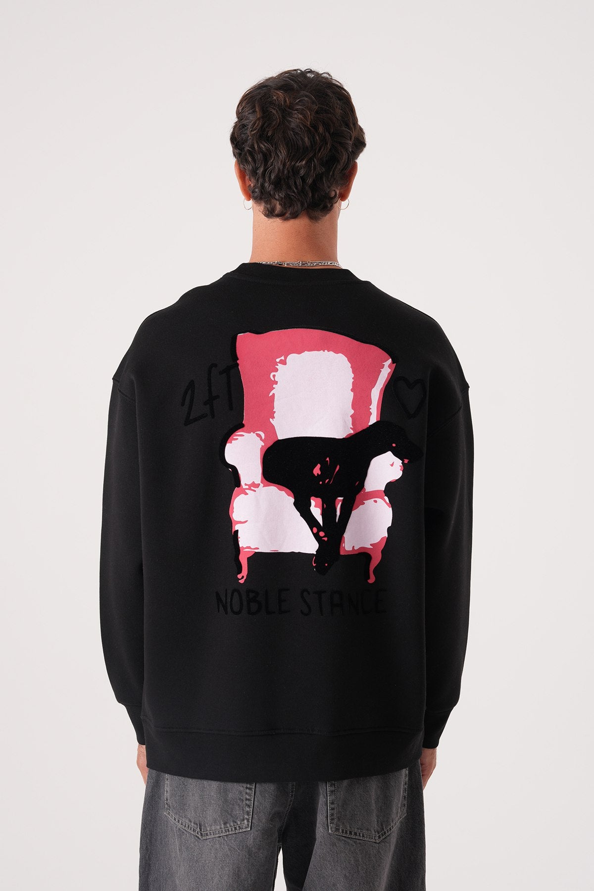 Noble Stance Oversized Sweatshirt: Artistic Heart & Dog Graphic