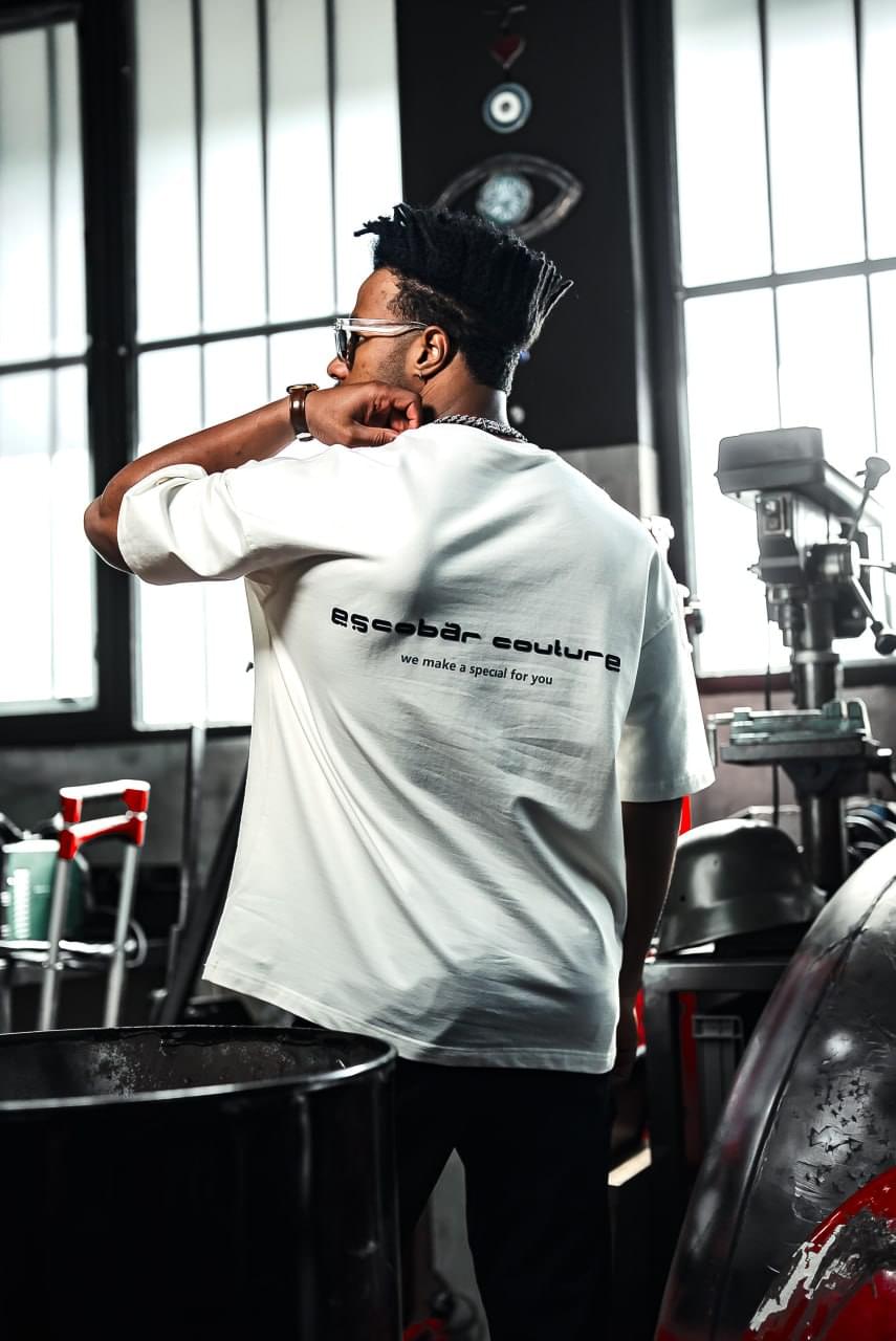 Couture Oversize Cotton T-Shirt – Back Embroidered Streetwear Tee.