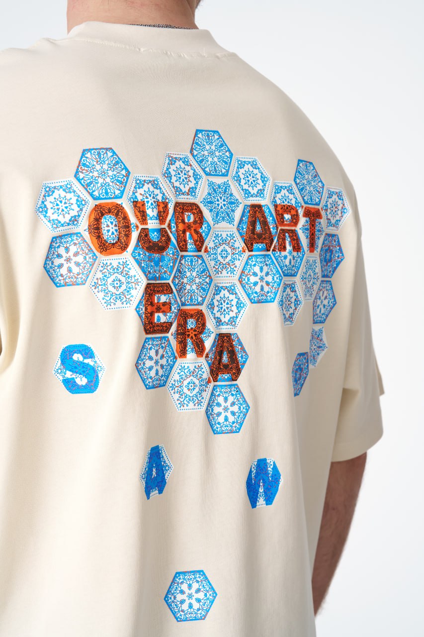 Oversize Cotton Tee / Hexagon Mosaic Graphic Print "OUR ART ERA SAW"