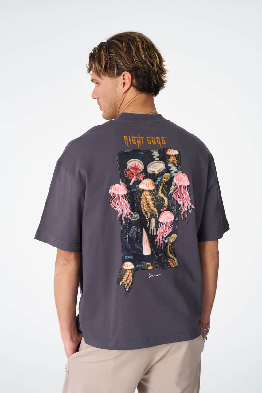 Night Song Jellyfish Graphic Oversize Cotton Tee