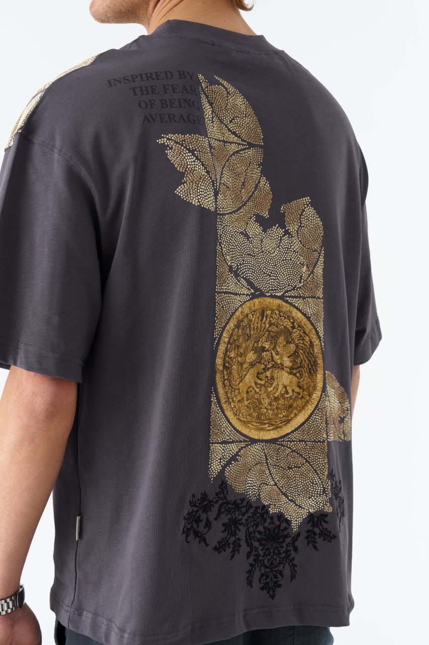 Oversize Cotton Tee / Ornate Animal Graphic Print "Fear Of Being Average"
