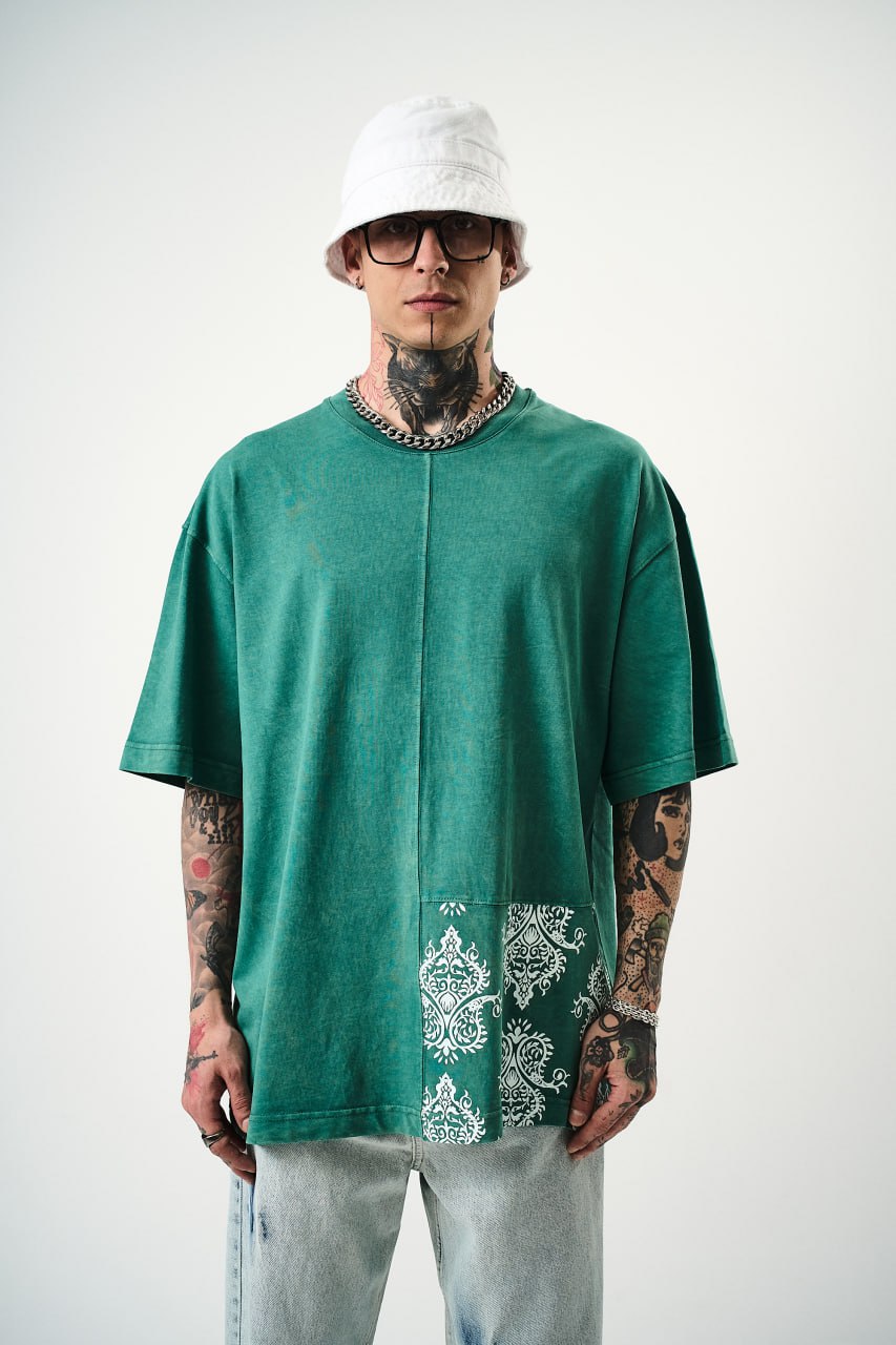 Oversize Cotton Tee - Ornate Pattern Graphic Print Shirt