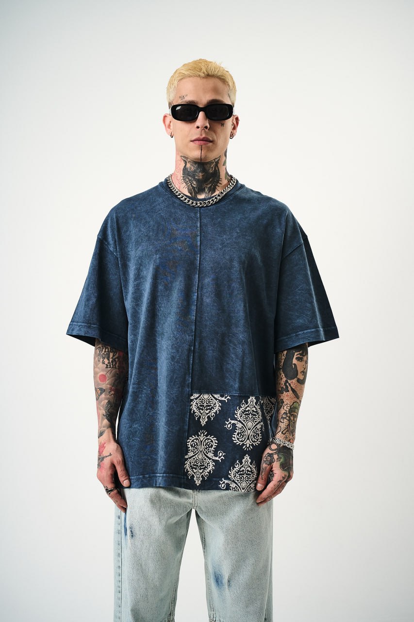 Oversize Cotton Tee - Ornate Pattern Graphic Print Shirt