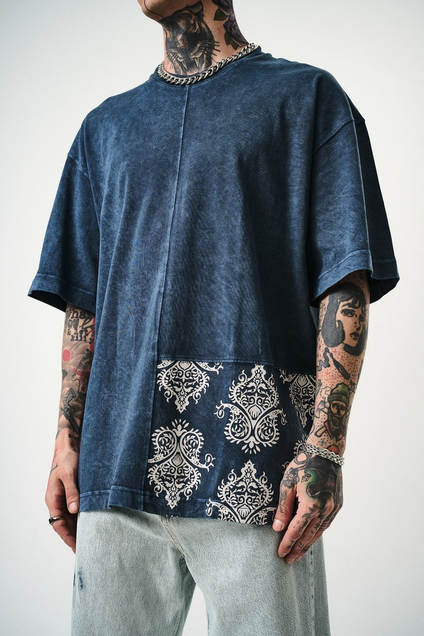 Oversize Cotton Tee - Ornate Pattern Graphic Print Shirt