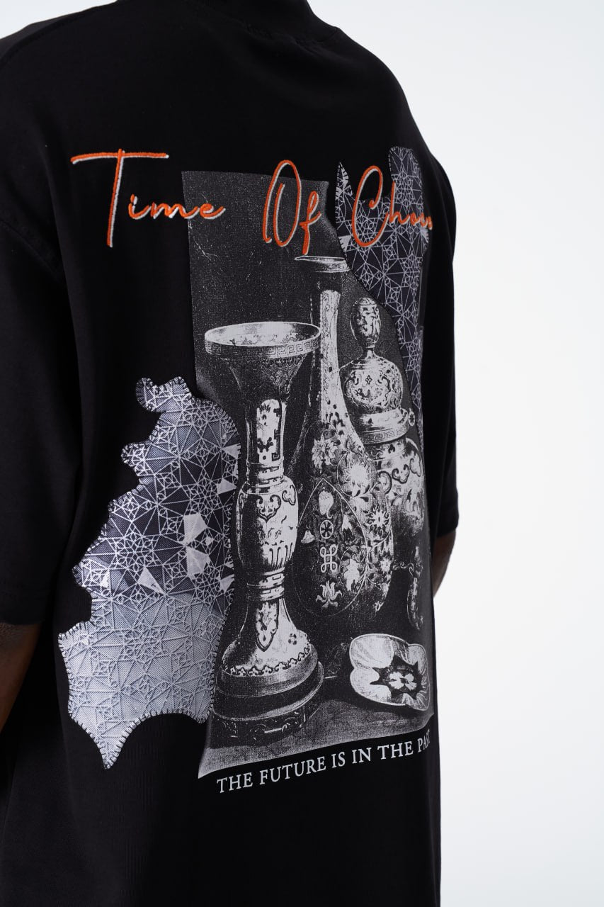 Time Of Chaos Vase Graphic Oversize Cotton Tee