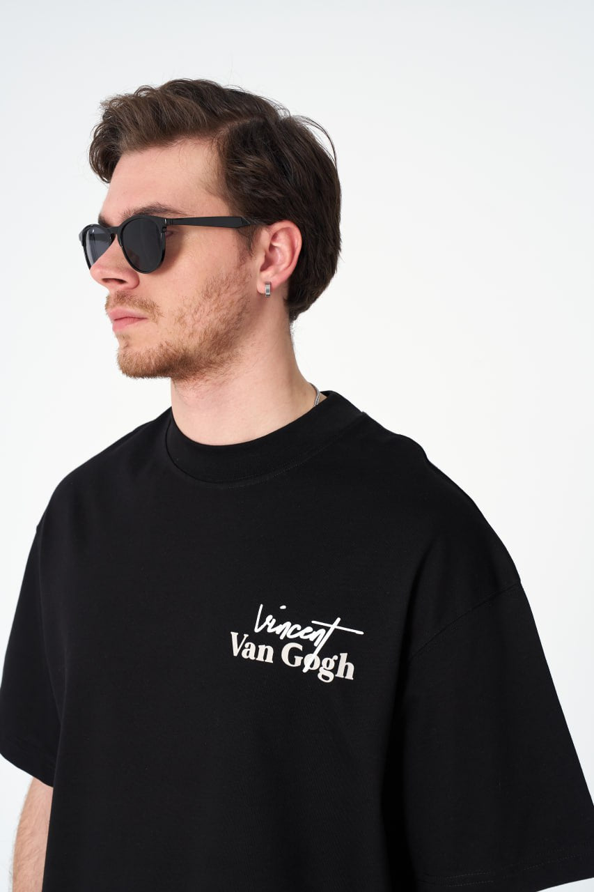 Oversize Cotton Tee / Vincent Van Gogh Artist Name & Art Print
