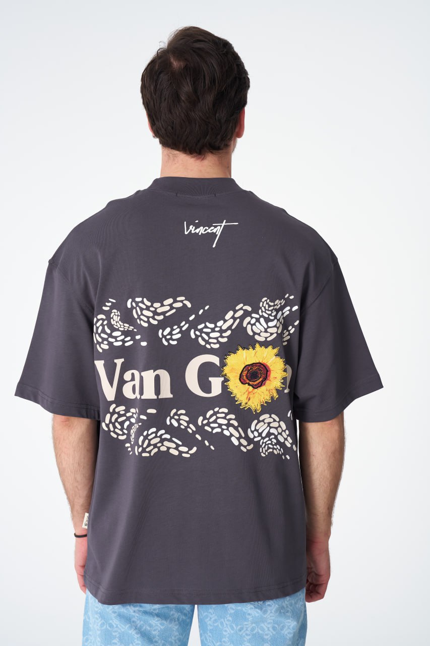 Oversize Cotton Tee / Vincent Van Gogh Artist Name & Art Print