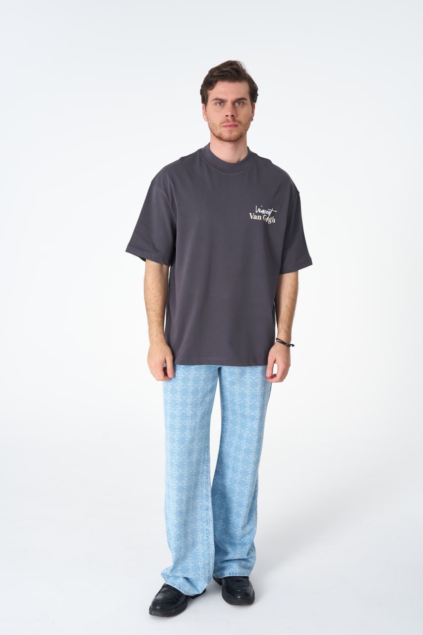 Oversize Cotton Tee / Vincent Van Gogh Artist Name & Art Print