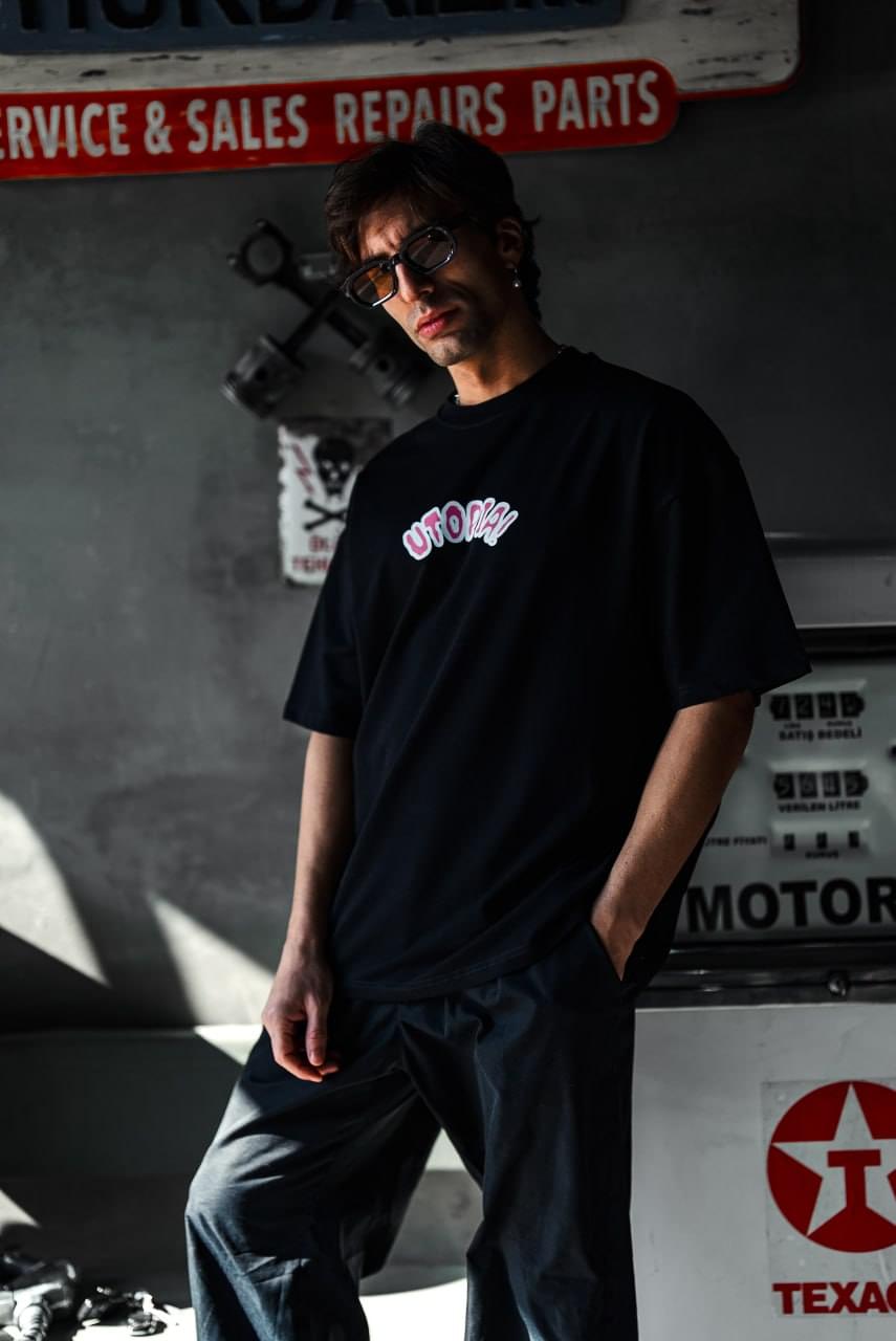 Oversize Graphic Cotton Tee – Travis Scott Utopia Dystopia Print.