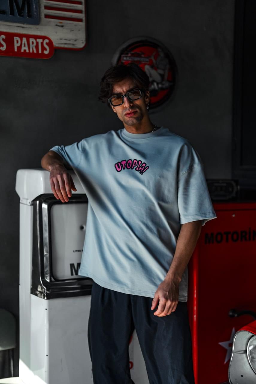 Oversize Graphic Cotton Tee – Travis Scott Utopia Dystopia Print.