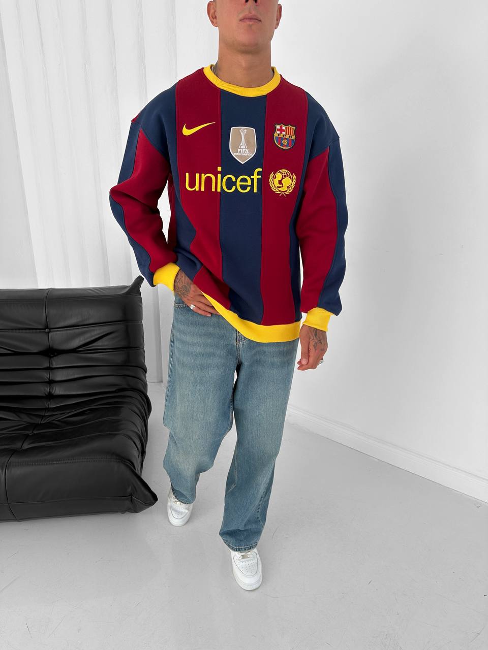 FC Barcelona 2009 "Sextuple" Retro Sweatshirt