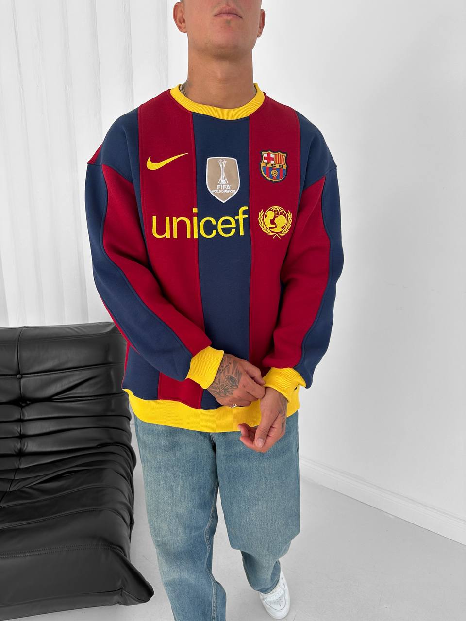 FC Barcelona 2009 "Sextuple" Retro Sweatshirt