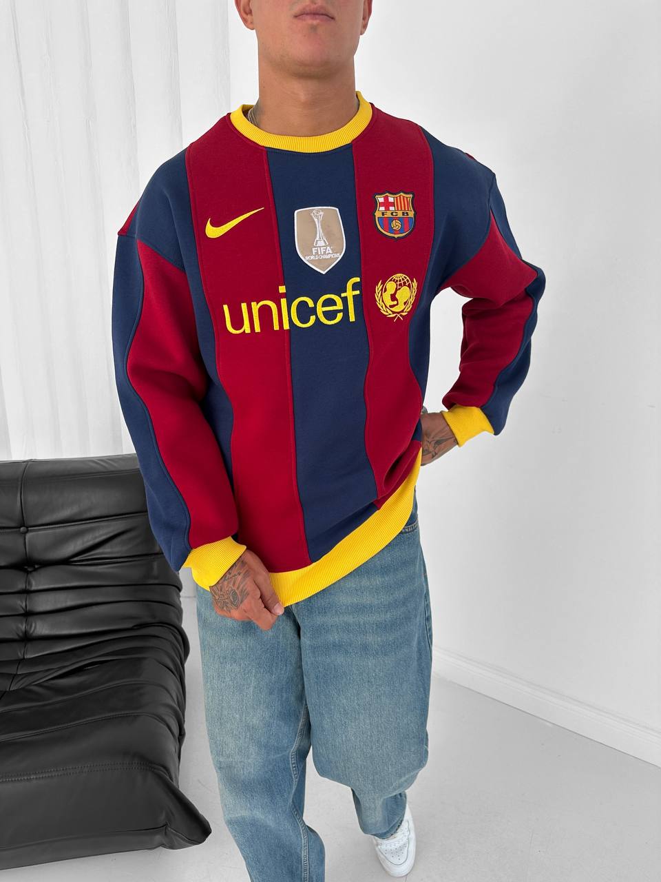 FC Barcelona 2009 "Sextuple" Retro Sweatshirt