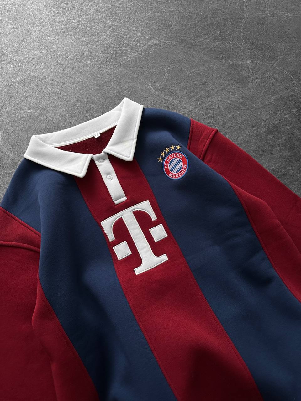 FC Bayern Munich Retro Polo Sweatshirt – Oversized Blokecore Football Style