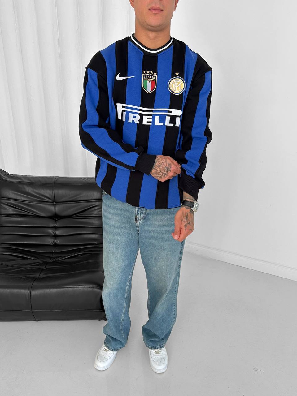Inter Milan 'Pirelli' Retro Football Sweatshirt
