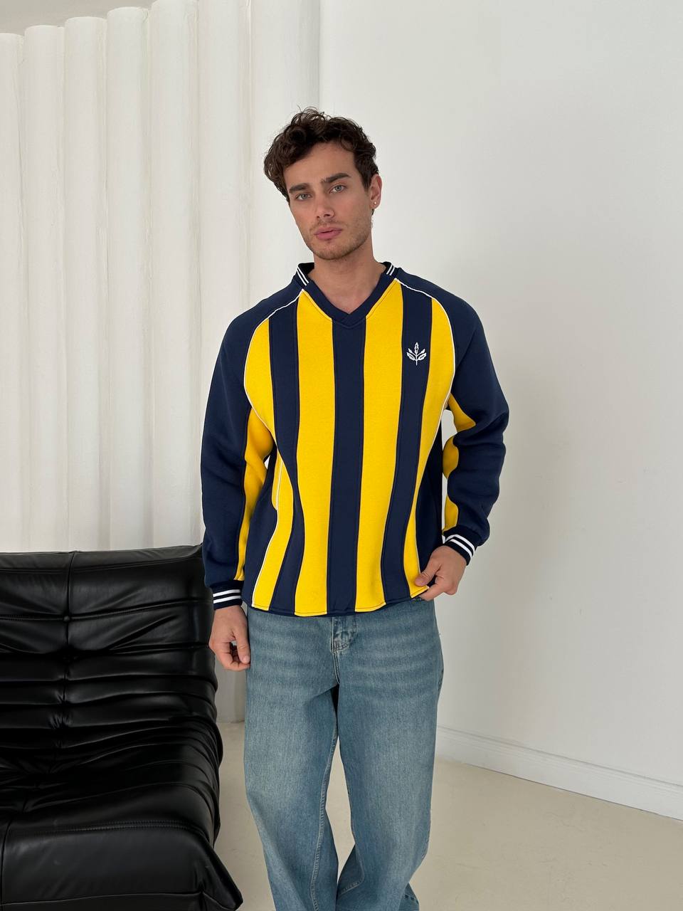 90s Striped V-Neck Sweatshirt