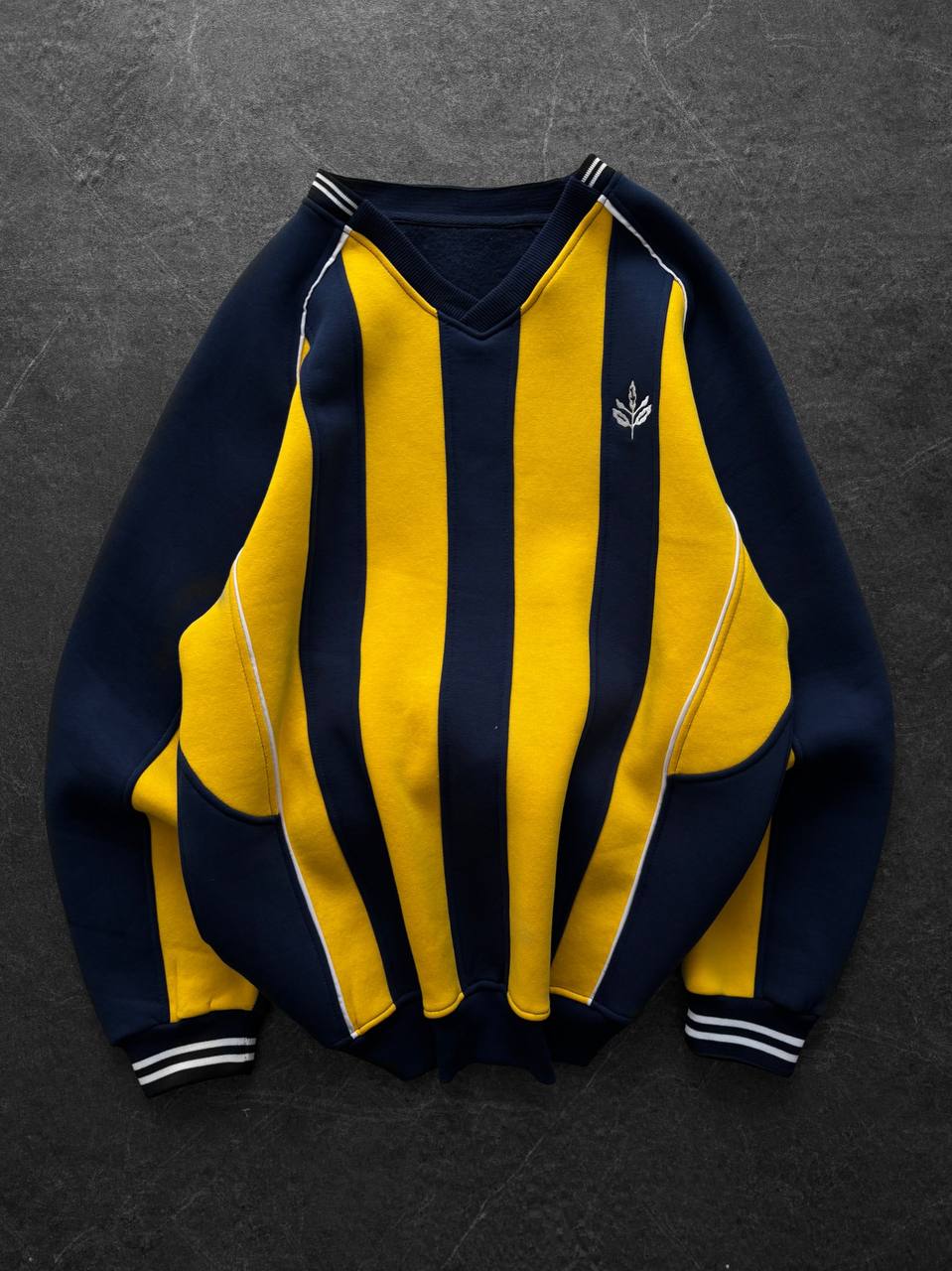 90s Striped V-Neck Sweatshirt