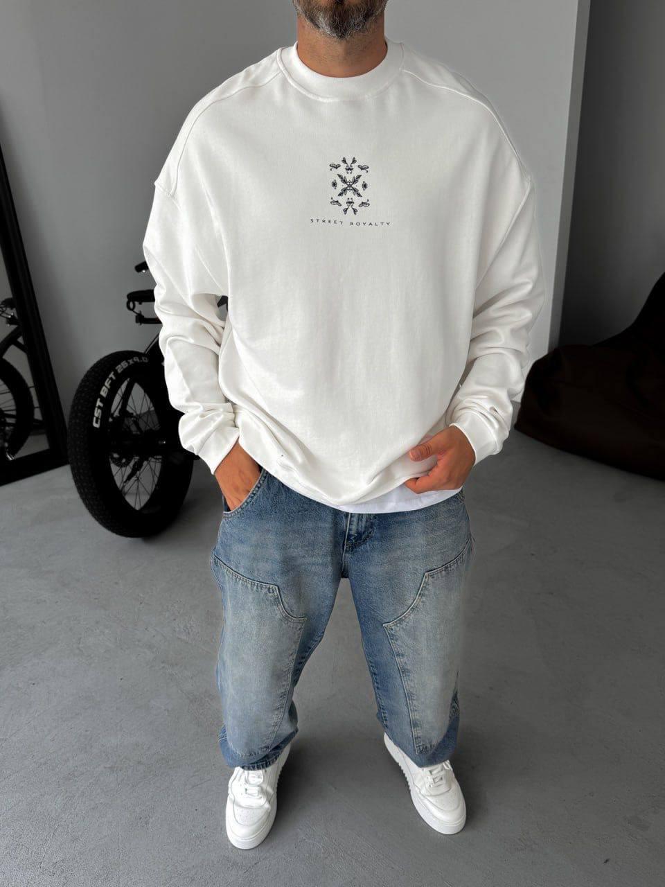 Street Royalty Oversize Sweatshirt.