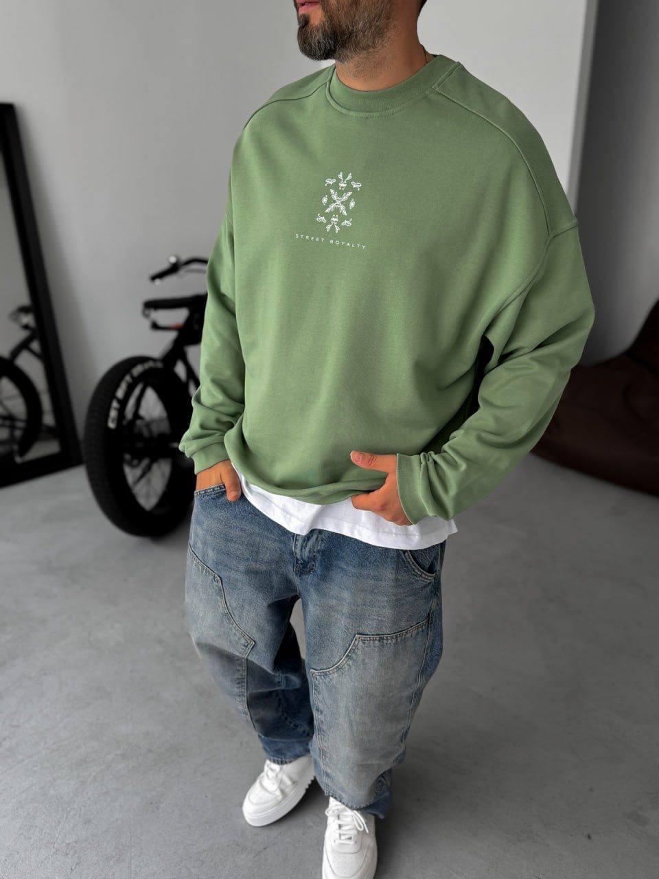 Street Royalty Oversize Sweatshirt.