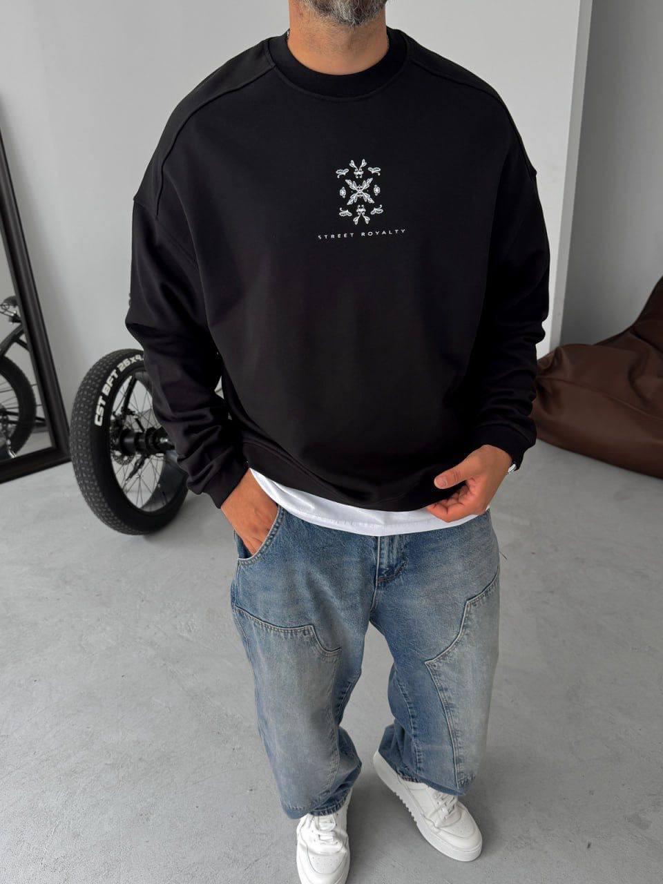 Street Royalty Oversize Sweatshirt.