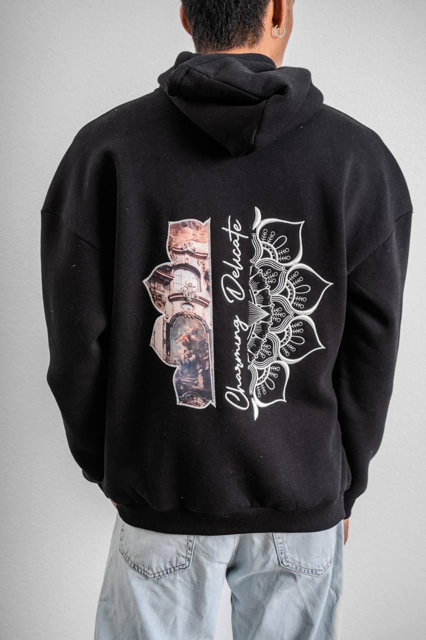Street Style Oversize Hoodie – Unisex Hoodie with Artistic Baroque Print