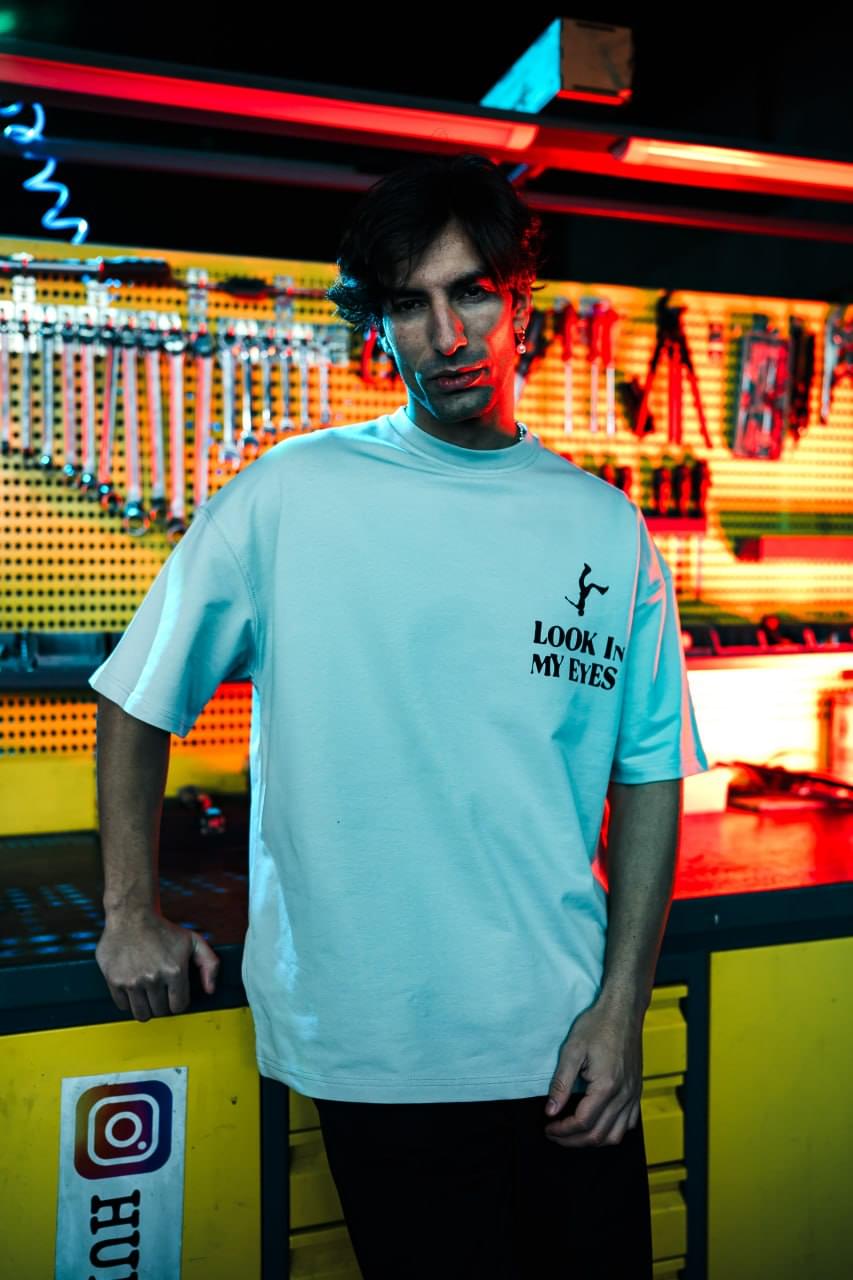 Look In My Eyes T-Shirt – Travis Scott Utopia Tee.
