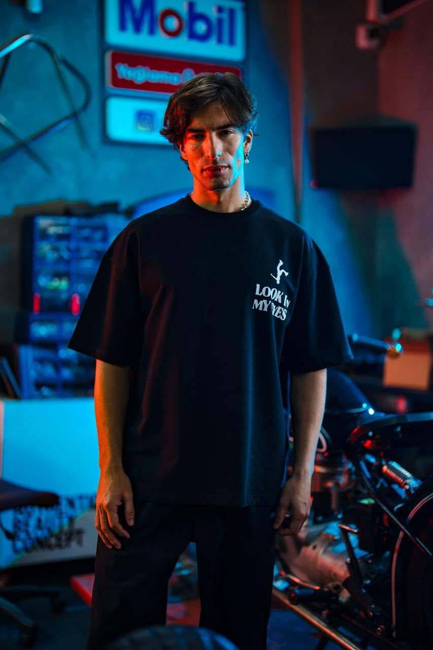 Look In My Eyes T-Shirt – Travis Scott Utopia Tee.