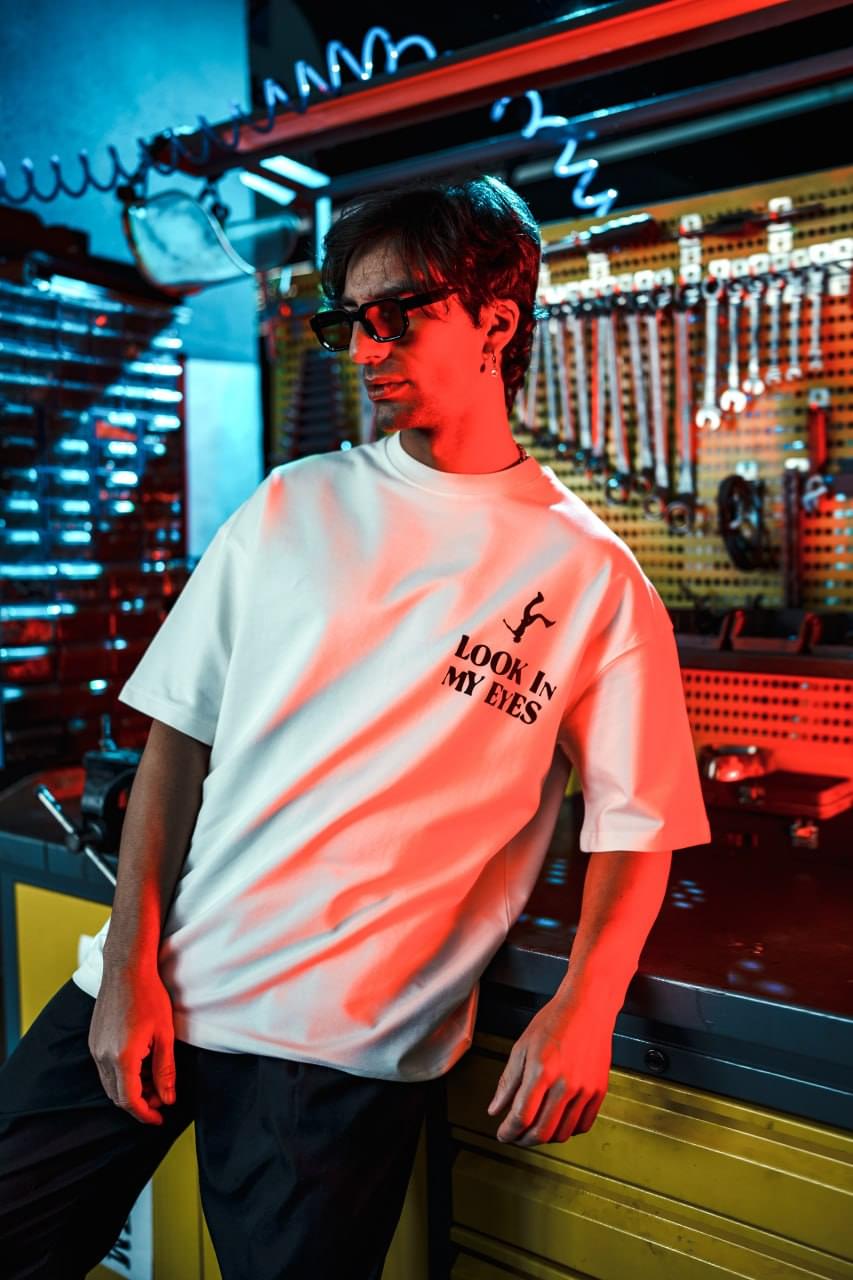 Look In My Eyes T-Shirt – Travis Scott Utopia Tee.