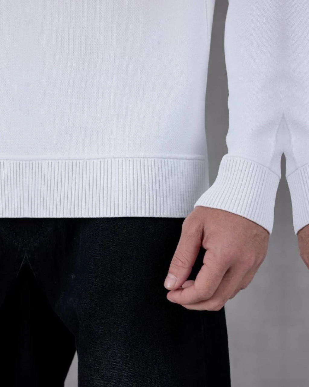 Basic Crew Neck Fine Knit Sweater in white, photo 3