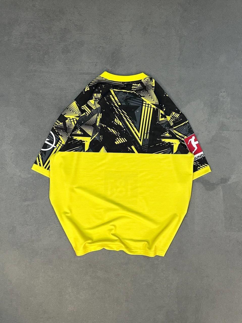 Borussia Dortmund Oversized Logo T-shirt.