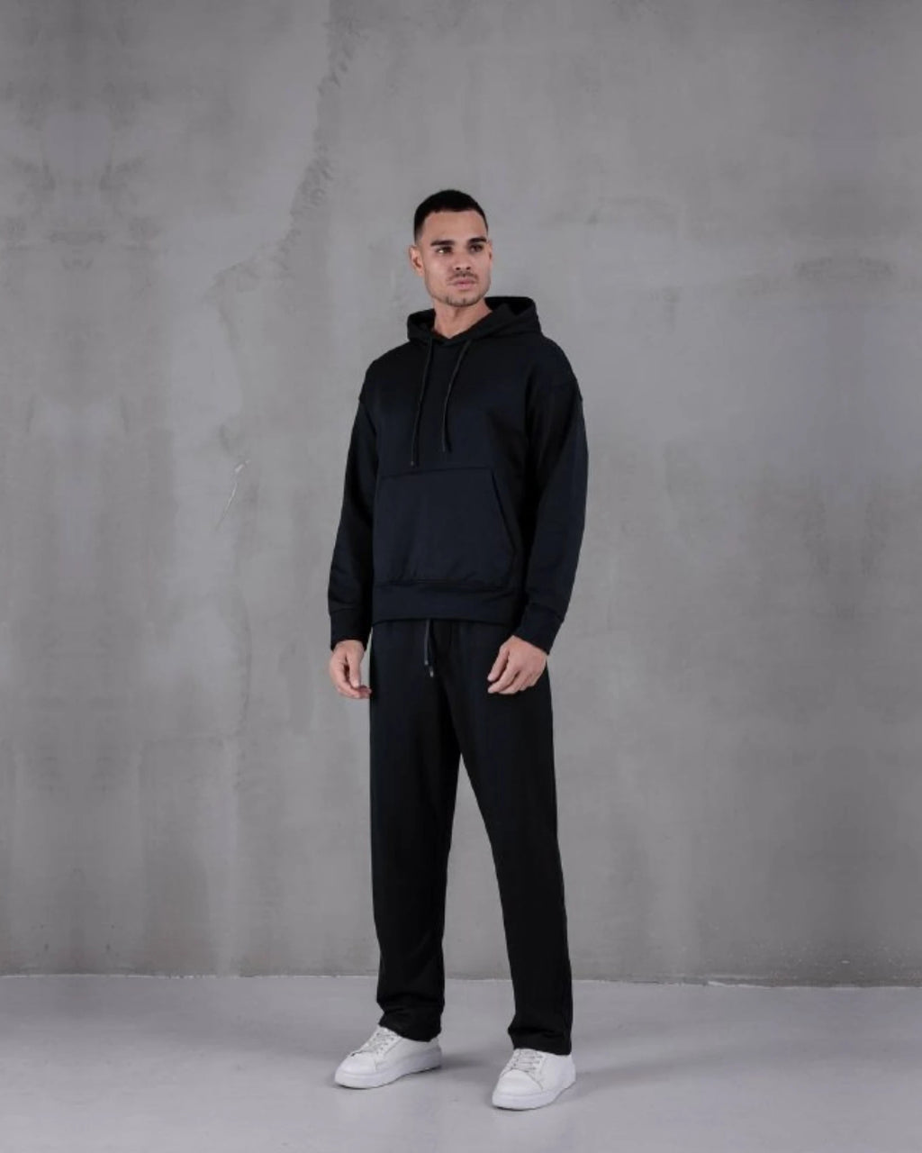 Brushed Baggy Jogger Pants in black, photo 3