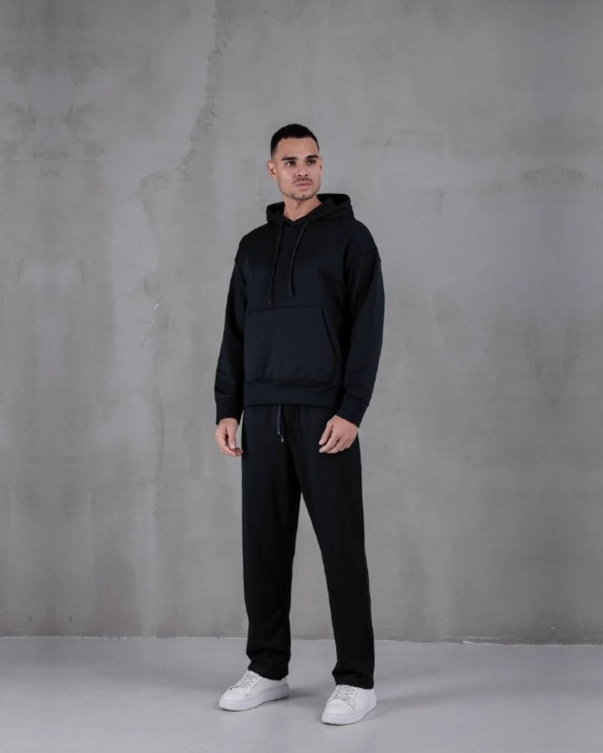 Brushed Baggy Jogger Pants in black, photo 3