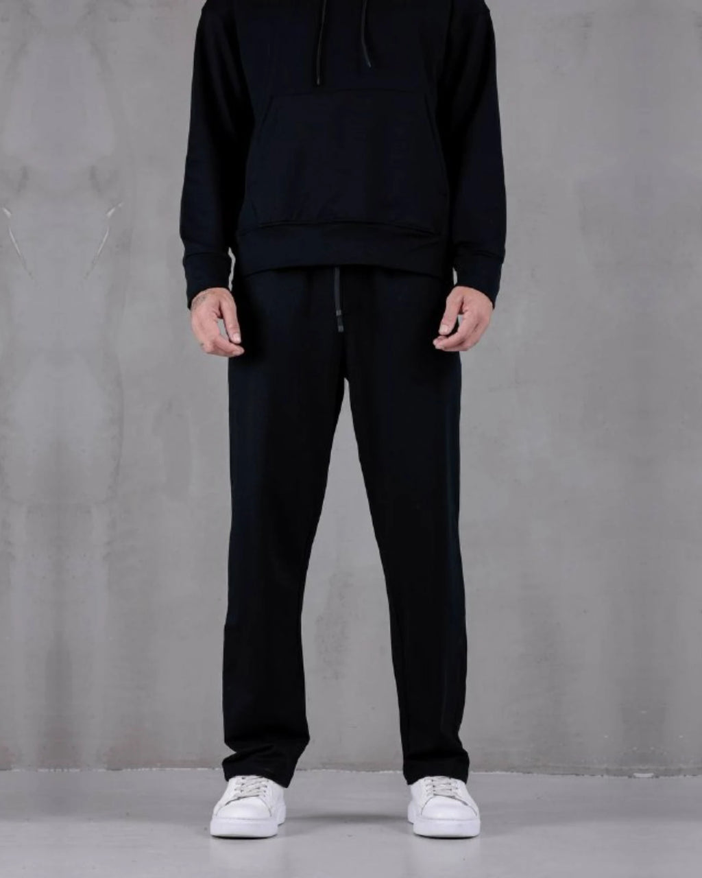 Brushed Baggy Jogger Pants in black, photo 4