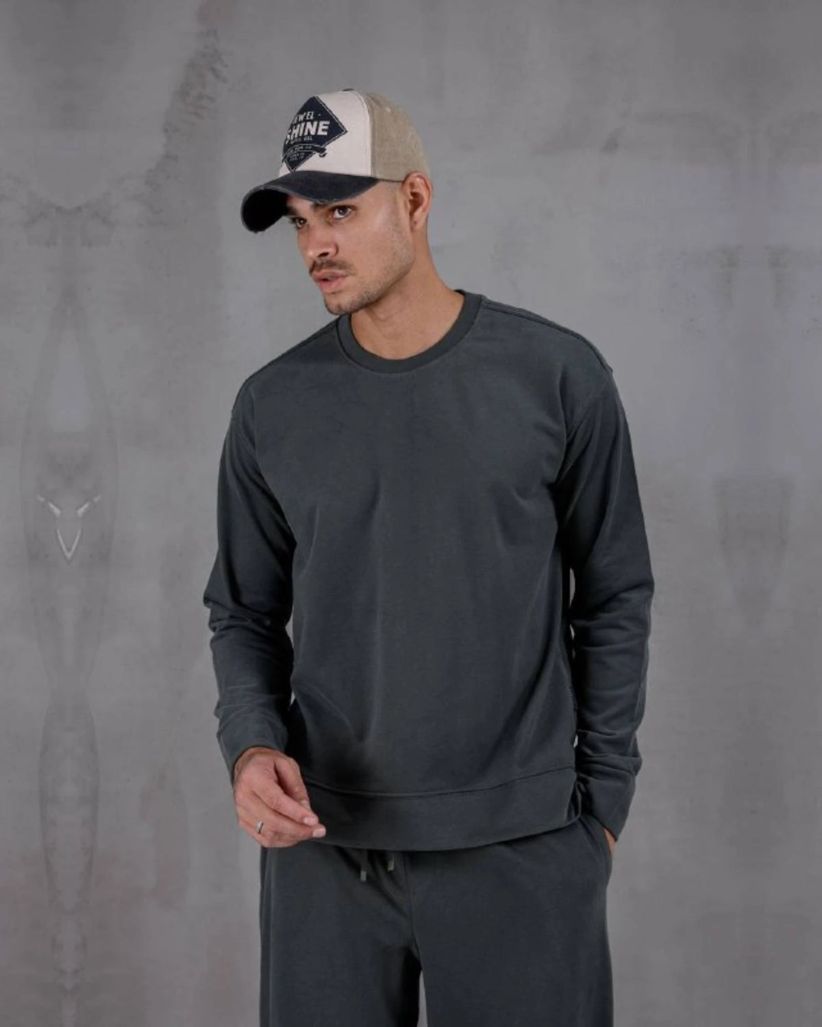 Brushed Diagonal Knit Baggy Jogger Pants in khaki, photo 1