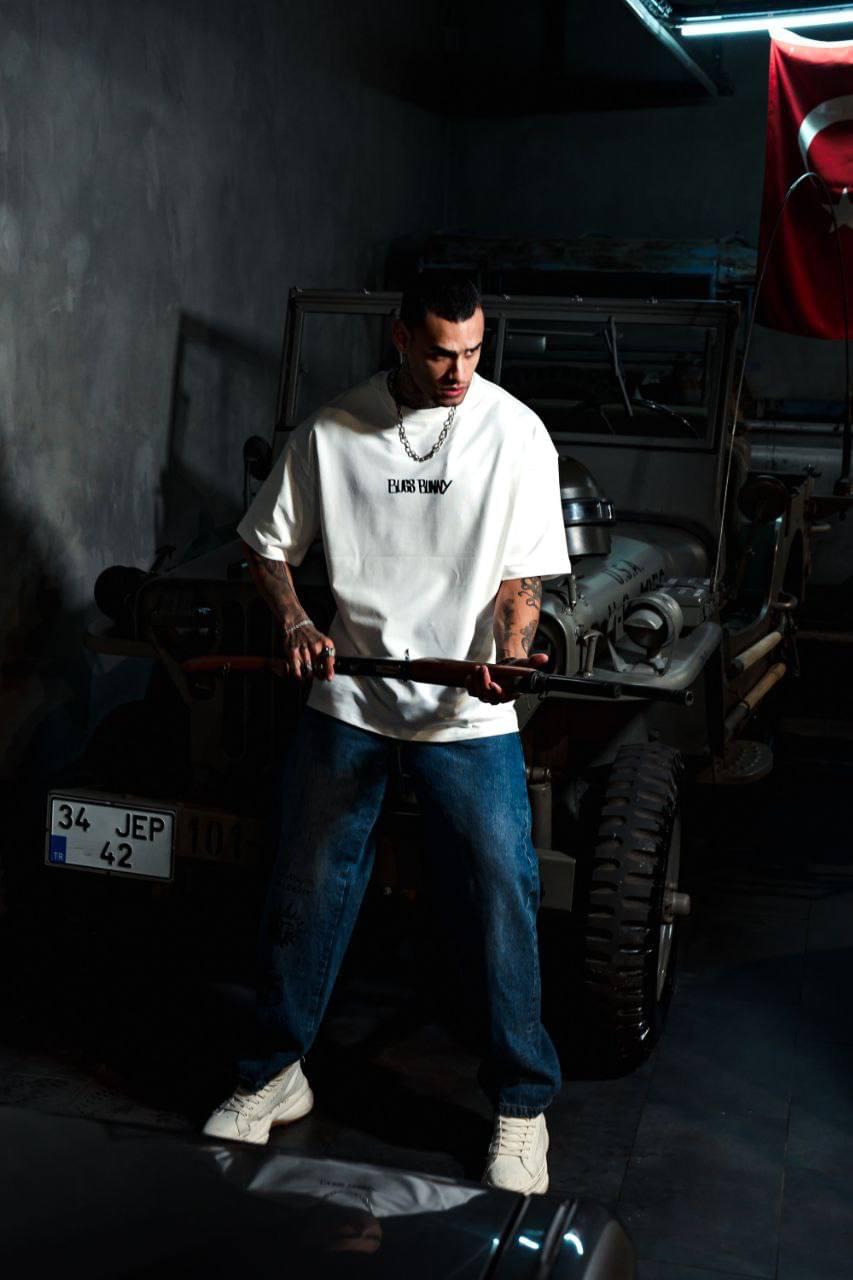 Men's Oversize 'Bugs Bunny' Graphic T-Shirt - Streetwear Looney Tunes Tee.