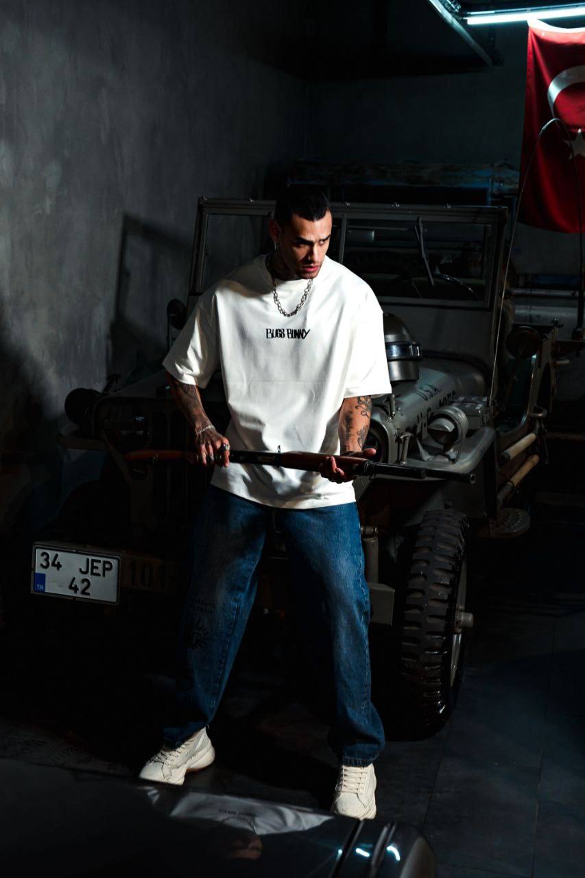 Men's Oversize 'Bugs Bunny' Graphic T-Shirt - Streetwear Looney Tunes Tee