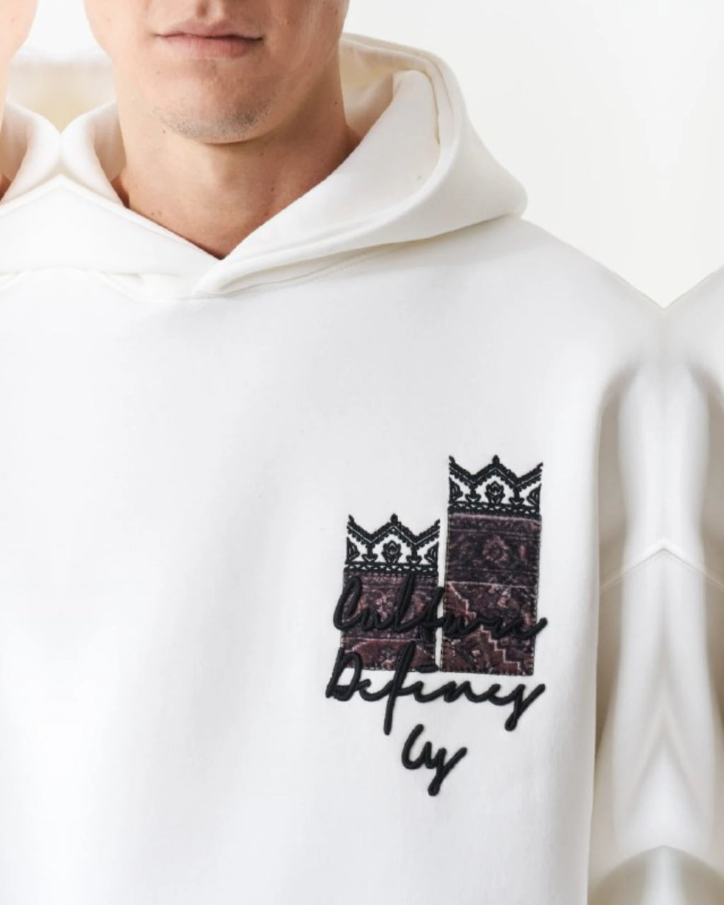 Castle Script Patch Oversized Hoodie in white, photo 2