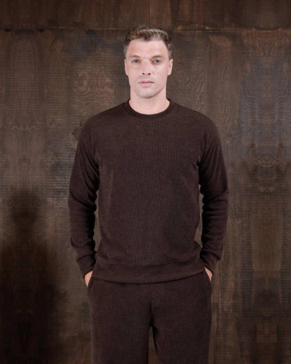 Chenille Interlock Baggy Sweatpants in brown, photo 3