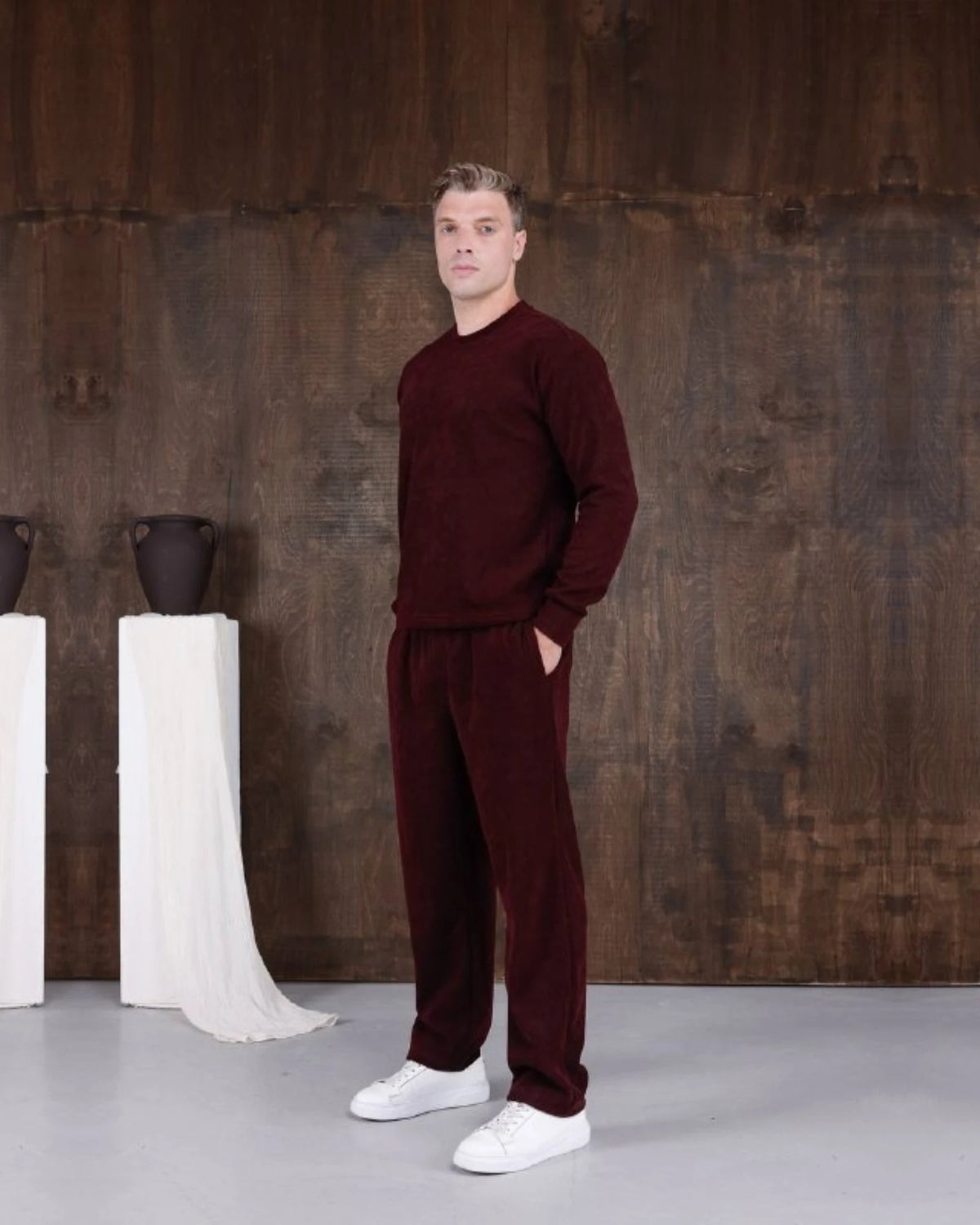 Chenille Interlock Baggy Sweatpants in burgundy, photo 2
