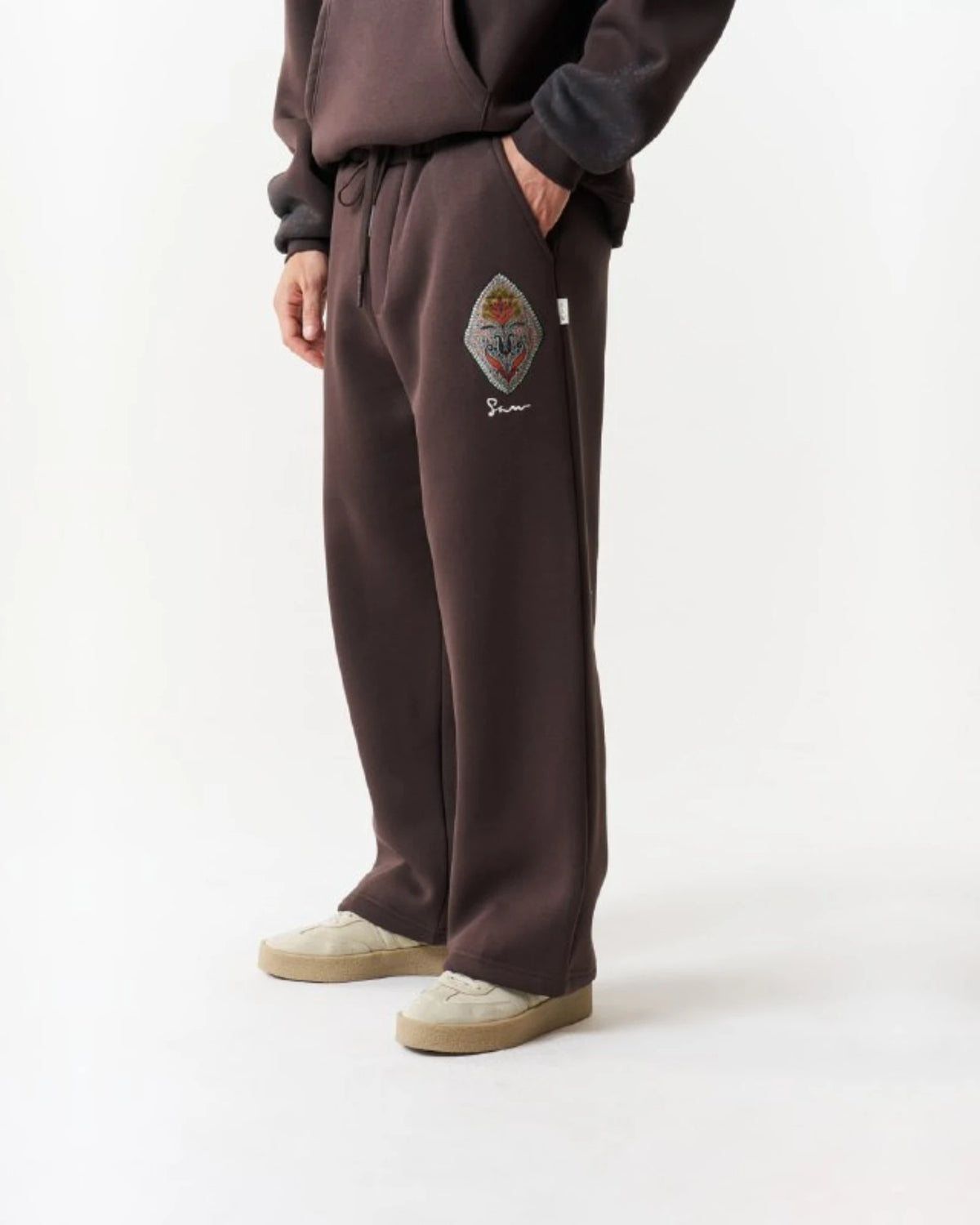 Diamond Ornament Patch Oversized Sweatpants in brown, photo 1