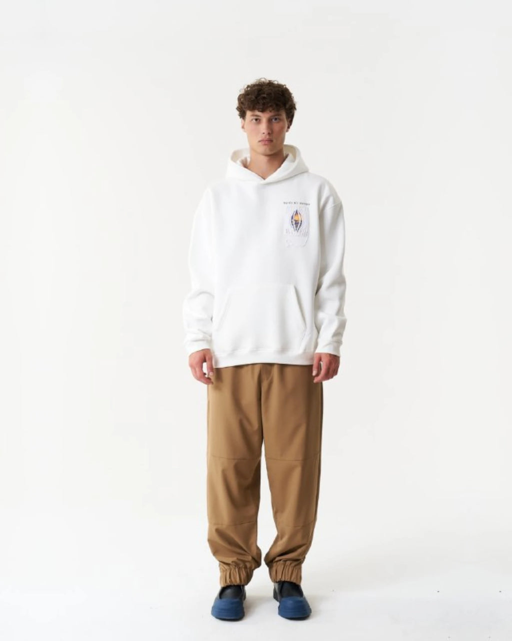 Eye Art Patch Oversized Hoodie in white, photo 1