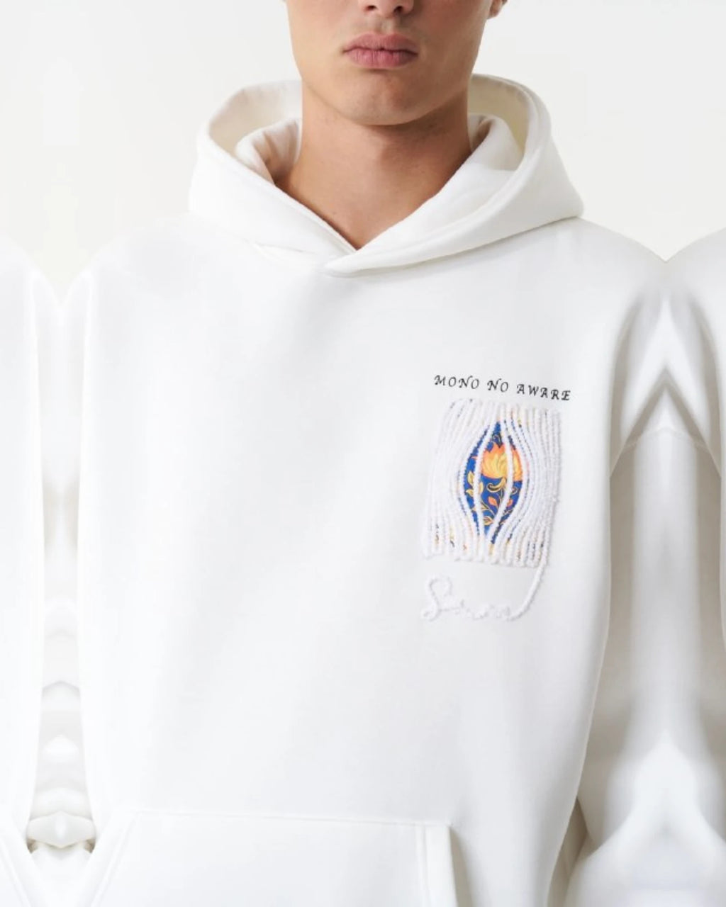 Eye Art Patch Oversized Hoodie in white, photo 2