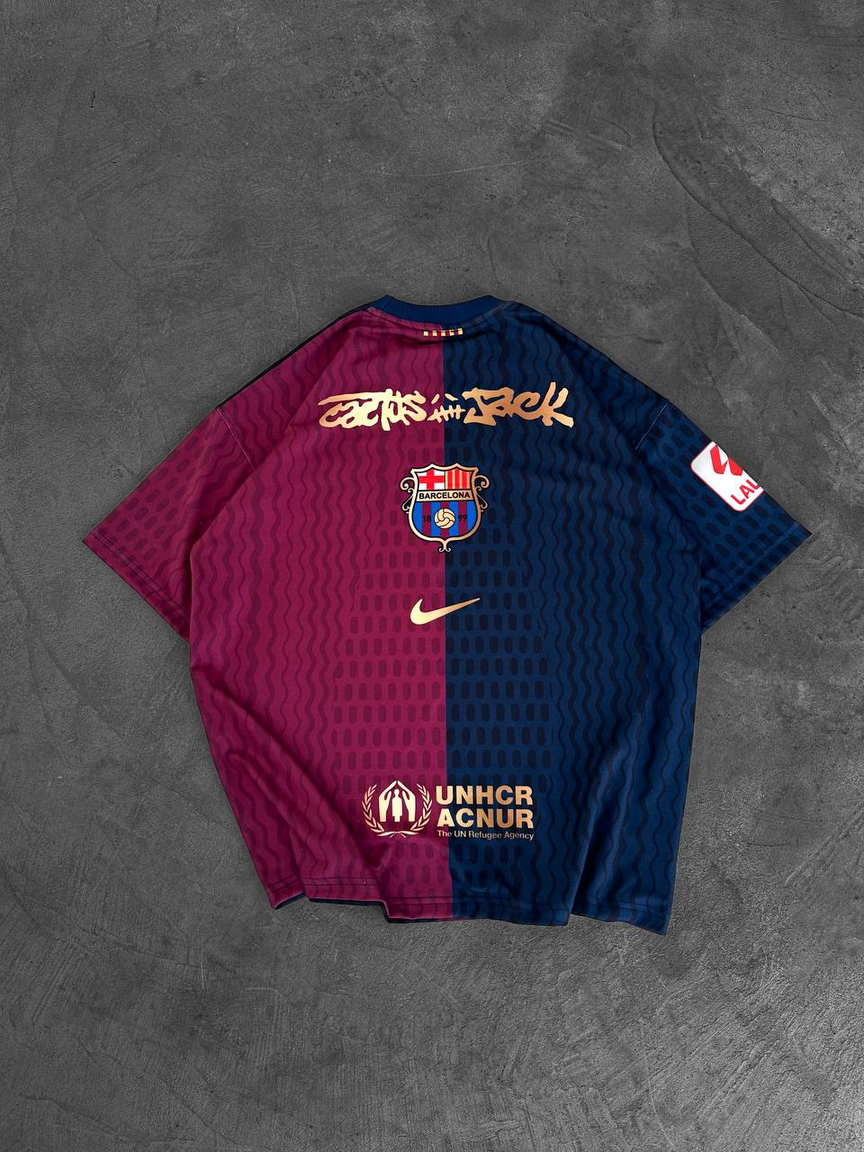 Iconic Fusion Two-Tone Athletic Tee – Oversized Streetwear with Team-Inspired Style